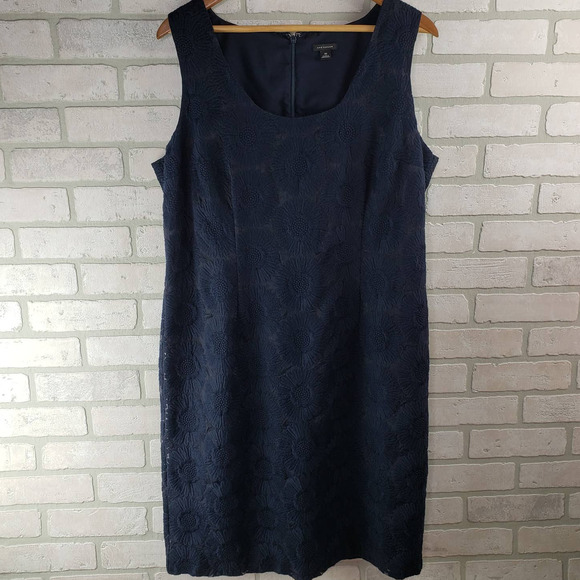 Ann Taylor Dresses & Skirts - Ann Taylor Dress Sz 16 Embroidered Shift Dress